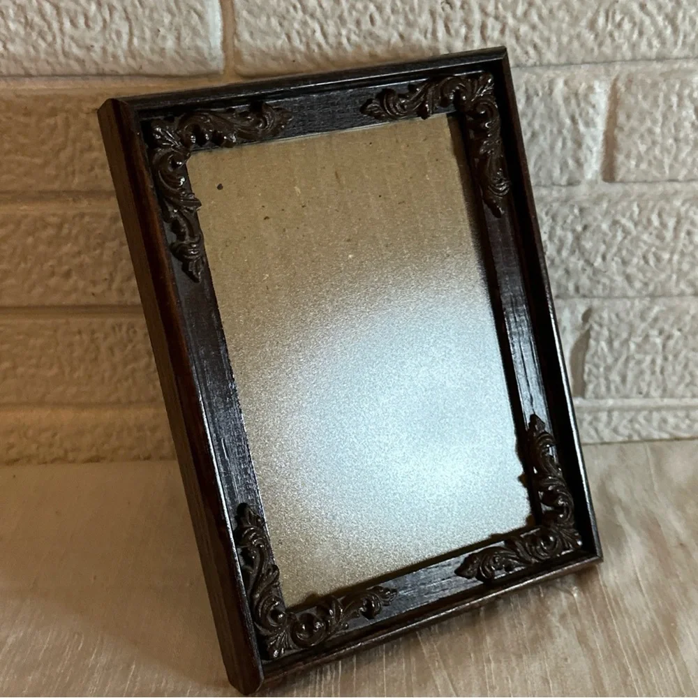 VINTAGE Ornate WOOD Picture Frame BROWN FREE STANDING NON GLARE GLASS 5X7
